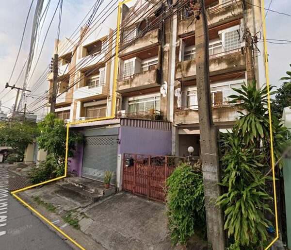 ขายทาว์นโฮม 4 ชั้น 2 หลังติดกัน ใกล้ รถไฟฟ้า MRT สุธิสารเพียง 1 กิโลเมตร อยู่ซอย วิภาวดีรังสิต ซอย 8 โทร 099 746 5361