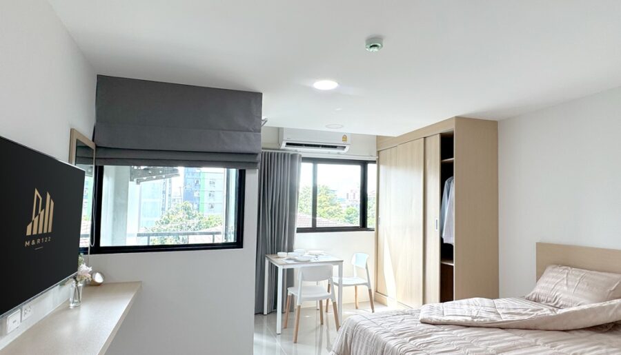 ห้องพักใหม่ M&R 122 เฟอร์ฯ ครบ อินเทอร์เน็ตส่วนตัว ใกล้ 7-11 และ Otteri โทร 0889128995