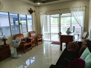 ขาย บ้านเดี่ยว บ้านใหม่สร้างเสร็จพร้อมอยู่สารภี ใกล้สนามบินเพียง15-20นาที ถูกกว่าโครงการใกล้เคียง ใกล้เมืองเชียงใหม่ ใกล้เมืองเชียงใหม่